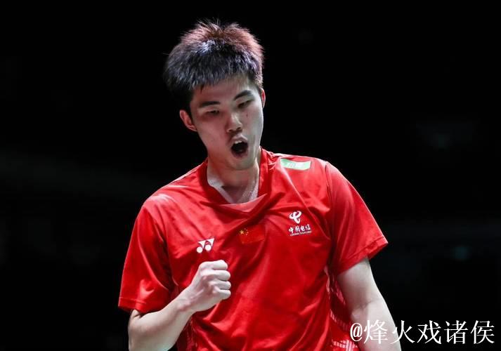 翁泓阳2-0朱轩辰 夺得全运会羽毛球男单金牌 翁泓阳2-0朱轩辰 夺得全运会羽毛球男单金牌